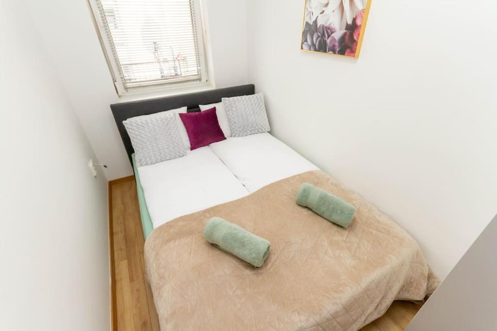 Family Lux Lounge In Voeroesmarty Street By Nw Apartment บูดาเปสต์ ภายนอก รูปภาพ
