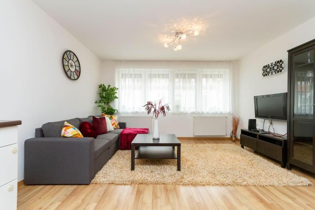 Family Lux Lounge In Voeroesmarty Street By Nw Apartment บูดาเปสต์ ภายนอก รูปภาพ